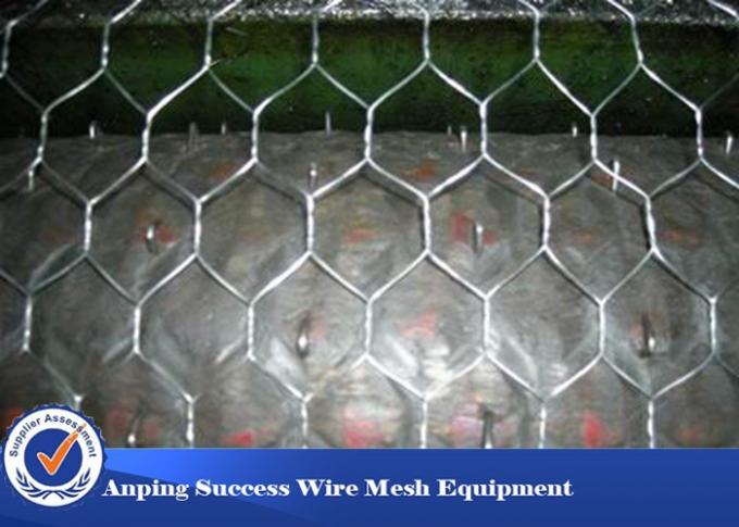 Το PVC έντυσε την εξαγωνική μηχανή πλέγματος καλωδίων για την εύκολη λειτουργία 4.6T κλουβιών